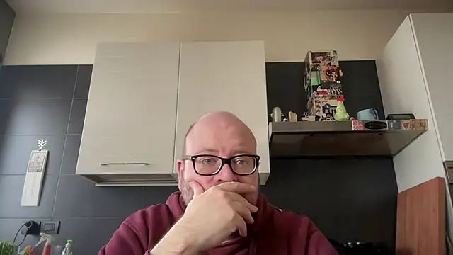 theitalianbear online show from February 18, 2025, 11:44 am