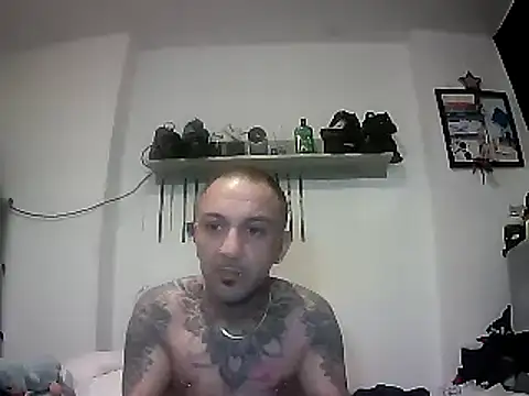 Snapshot of MagicStickBoy chatting on July 14, 2026, 4:13 pm MagicStickBoy online show from July 14, 2026, 4:13 pm