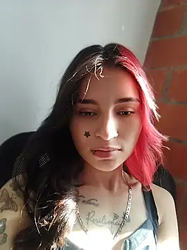 Snapshot of Ale_moon chatting on July 28, 2026, 8:52 pm Ale moon online show from July 28, 2026, 8:52 pm
