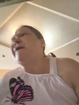 Snapshot of AlisaMadam chatting on August 8, 2026, 10:11 am AlisaMadam online show from August 8, 2026, 10:11 am