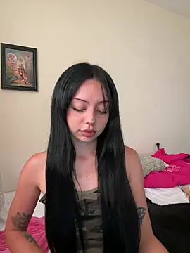 Snapshot of SierraXX chatting on July 28, 2026, 3:32 pm SierraXX online show from July 28, 2026, 3:32 pm