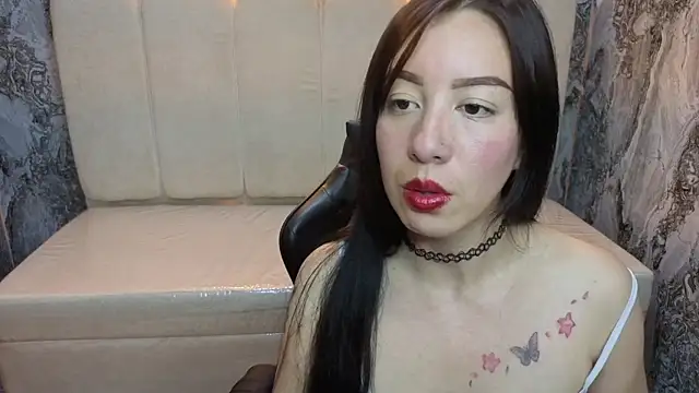 Camila Noire v online show from July 31, 2026, 7:55 pm