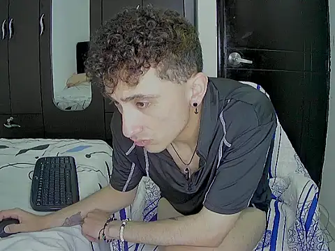 Snapshot of andy_hotboy chatting on July 29, 2026, 5:17 am andy hotboy online show from July 29, 2026, 5:17 am