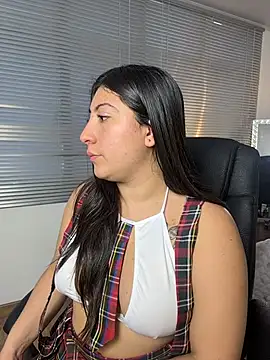 Snapshot of Antonella_blue21 chatting on August 6, 2026, 8:04 pm Antonella blue21 online show from August 6, 2026, 8:04 pm