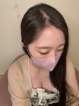 Snapshot of aika_chi chatting on August 6, 2026, 4:51 am aika chi online show from August 6, 2026, 4:51 am