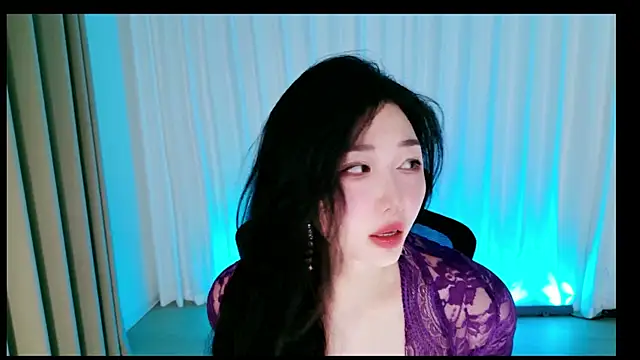 Suki-999 online show from July 31, 2026, 12:48 pm