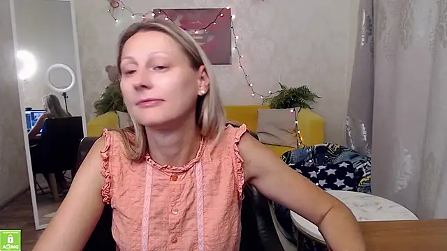 Snapshot of Sunny_bunnu chatting on July 31, 2026, 6:57 am Sunny bunnu online show from July 31, 2026, 6:57 am