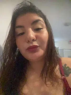 Snapshot of SofiaDinamita chatting on August 4, 2026, 4:44 pm SofiaDinamita online show from August 4, 2026, 4:44 pm