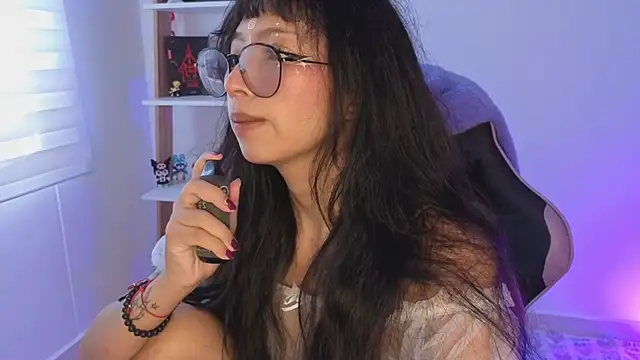 Snapshot of Yommi_winx_ chatting on August 2, 2026, 4:59 pm Yommi winx online show from August 2, 2026, 4:59 pm