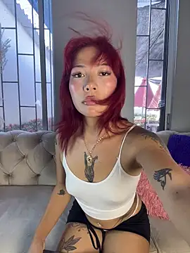 Snapshot of edenivy_ chatting on August 2, 2026, 7:44 pm edenivy online show from August 2, 2026, 7:44 pm