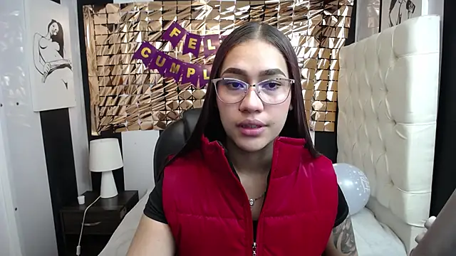 zoee muller online show from August 4, 2026, 8:02 pm