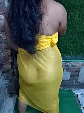 V-Queen-Riya online show from August 4, 2026, 6:23 pm