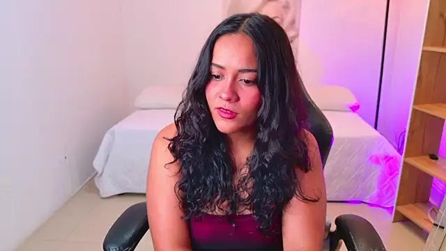 Snapshot of Raven__rose_ chatting on August 5, 2026, 12:10 pm Raven rose online show from August 5, 2026, 12:10 pm