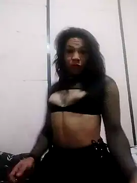 Snapshot of Allimlove chatting on August 5, 2026, 5:18 pm Allimlove online show from August 5, 2026, 5:18 pm