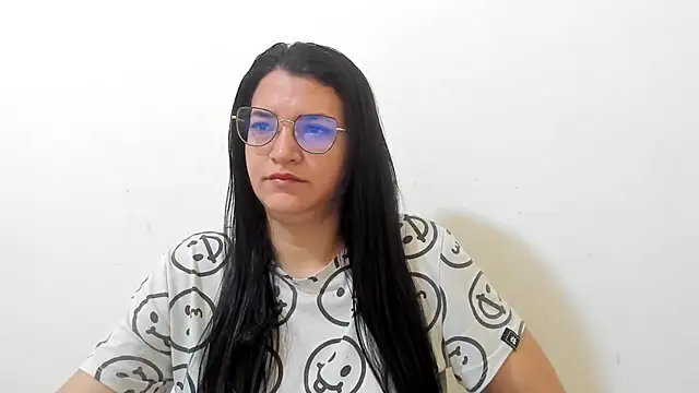 MARILYN GARCIA online show from November 23, 2025, 2:05 pm