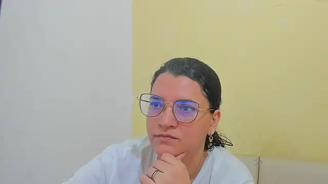 MARILYN GARCIA online show from April 1, 2026, 1:12 pm