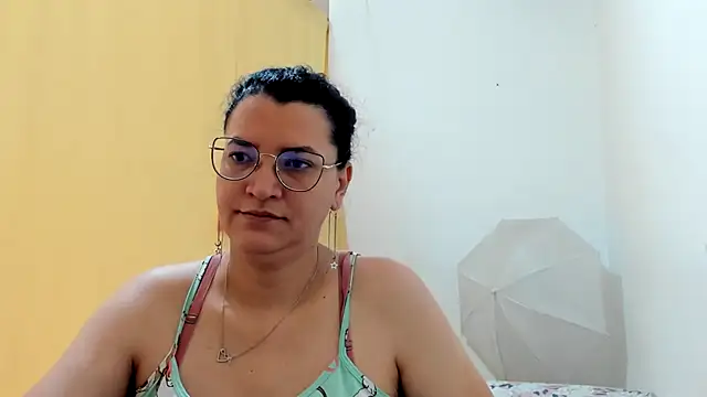 MARILYN GARCIA online show from May 16, 2026, 1:43 pm