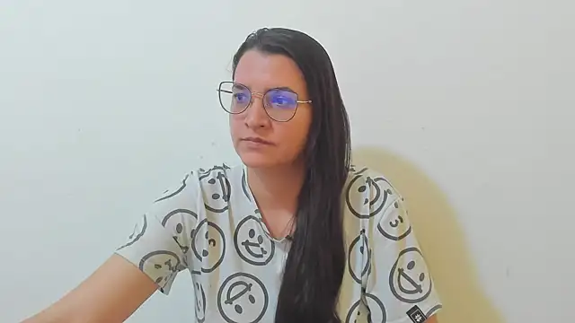 MARILYN GARCIA online show from October 6, 2025, 3:02 pm