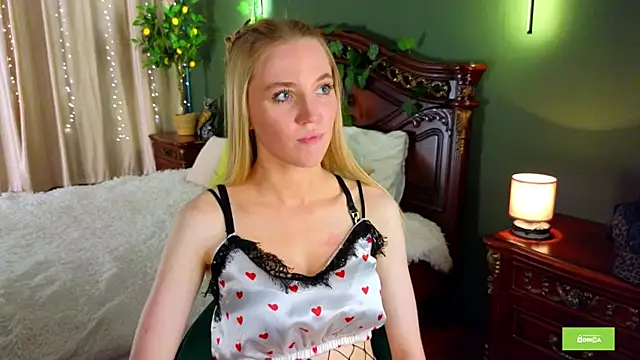 Snapshot of wow_Scarlett chatting on August 5, 2026, 2:11 pm wow Scarlett online show from August 5, 2026, 2:11 pm