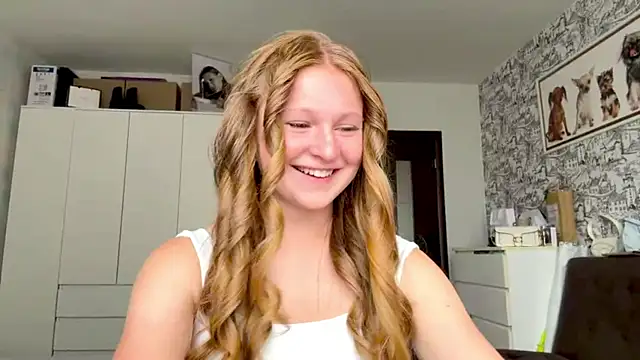 Snapshot of LisFris chatting on August 6, 2026, 7:47 am LisFris online show from August 6, 2026, 7:47 am