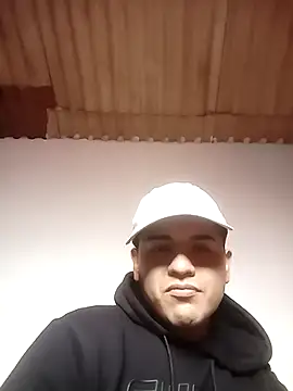 matiasjoel17 online show from August 5, 2026, 8:47 pm