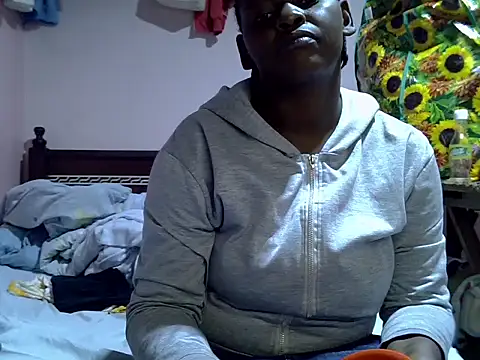 Snapshot of SexxyAggy chatting on August 6, 2026, 6:47 pm SexxyAggy online show from August 6, 2026, 6:47 pm