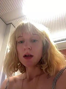 chicbabybunny online show from August 6, 2026, 9:43 pm