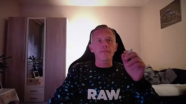 slaveboy2016xh online show from October 5, 2025, 5:47 pm