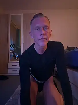 slaveboy2016xh online show from February 26, 2025, 11:52 pm