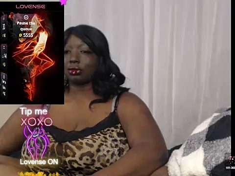 Snapshot of ChocolateWhips chatting on February 14, 2025, 2:18 am ChocolateWhips online show from February 14, 2025, 2:18 am