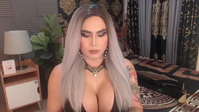 DominatrixMistressSilva online show from November 4, 2025, 12:31 pm