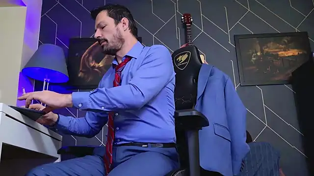 ChrisKox online show from November 30, 2025, 5:36 pm