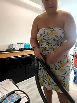 Snapshot of BootyLola chatting on November 10, 2025, 9:14 am BootyLola online show from November 10, 2025, 9:14 am