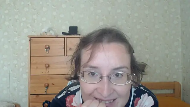 Snapshot of Smart_Rose chatting on May 17, 2026, 2:28 pm Smart Rose online show from May 17, 2026, 2:28 pm