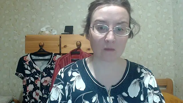 Smart Rose online show from April 13, 2026, 7:29 pm