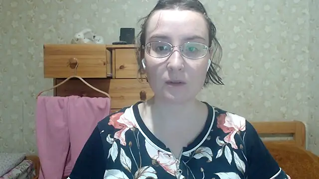 Smart Rose online show from March 13, 2026, 8:47 pm