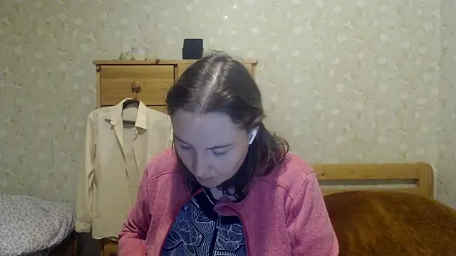 Smart Rose online show from March 5, 2025, 6:56 pm