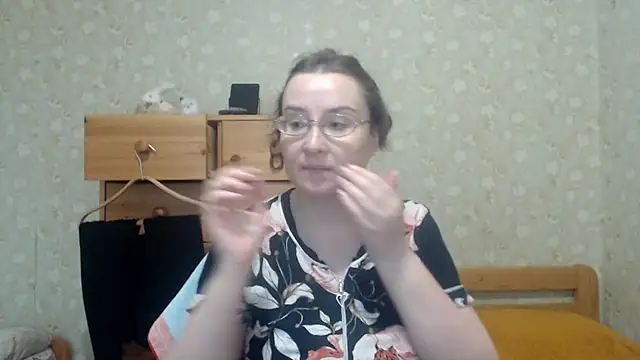 Snapshot of Smart_Rose chatting on April 20, 2026, 4:08 pm Smart Rose online show from April 20, 2026, 4:08 pm