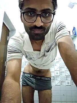 krishna8035 online show from January 6, 2026, 2:32 pm