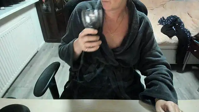 minoesje37 online show from October 29, 2025, 8:30 pm