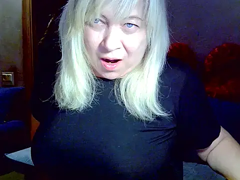 AgoniA7 online show from May 28, 2026, 6:47 pm