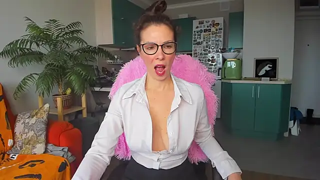 ChristinaGlory online show from March 10, 2025, 11:55 am