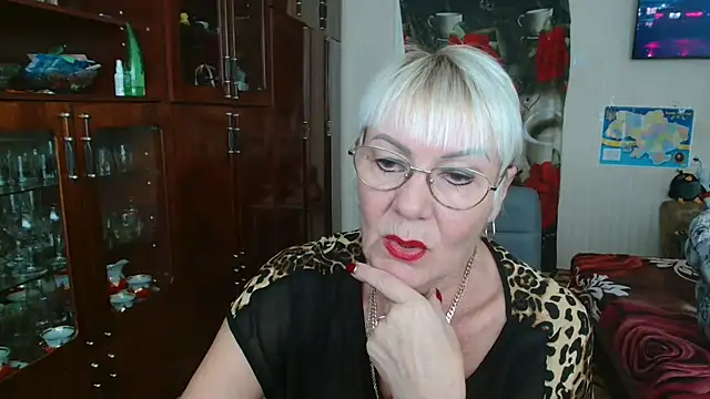 Snapshot of JenaCheim chatting on November 12, 2025, 8:18 am JenaCheim online show from November 12, 2025, 8:18 am