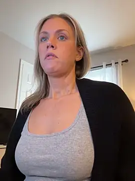 Kay Cakes online show from November 11, 2025, 5:52 pm