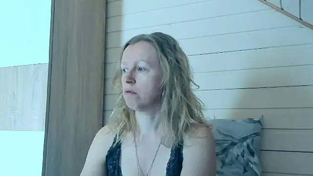 Snapshot of I_AM_MILF chatting on May 21, 2026, 6:44 am I AM MILF online show from May 21, 2026, 6:44 am