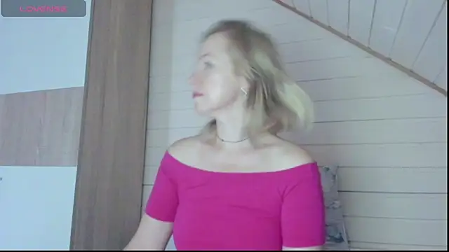 Snapshot of I_AM_MILF chatting on September 17, 2025, 5:20 am I AM MILF online show from September 17, 2025, 5:20 am