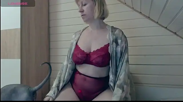 Snapshot of I_AM_MILF chatting on March 18, 2025, 6:17 pm I AM MILF online show from March 18, 2025, 6:17 pm