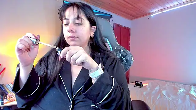 coraline latin online show from January 24, 2025, 9:15 pm