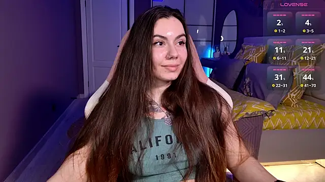 Foxohlove online show from October 25, 2025, 5:24 pm