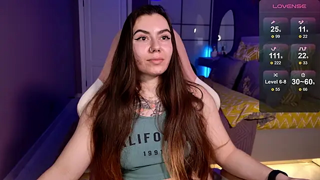 Foxohlove online show from October 22, 2025, 6:29 pm